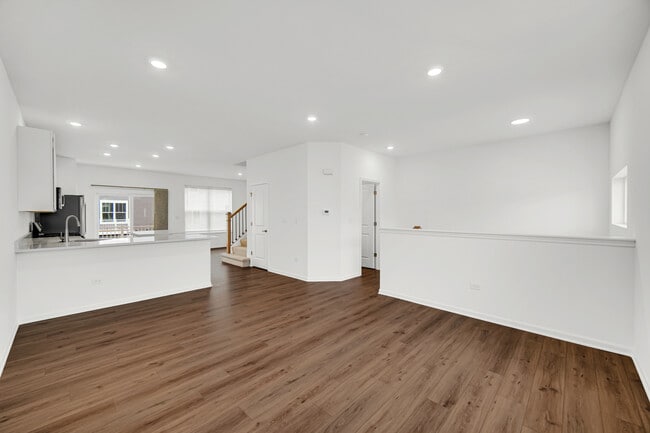 Building Photo - 25712 W Yorkshire Dr