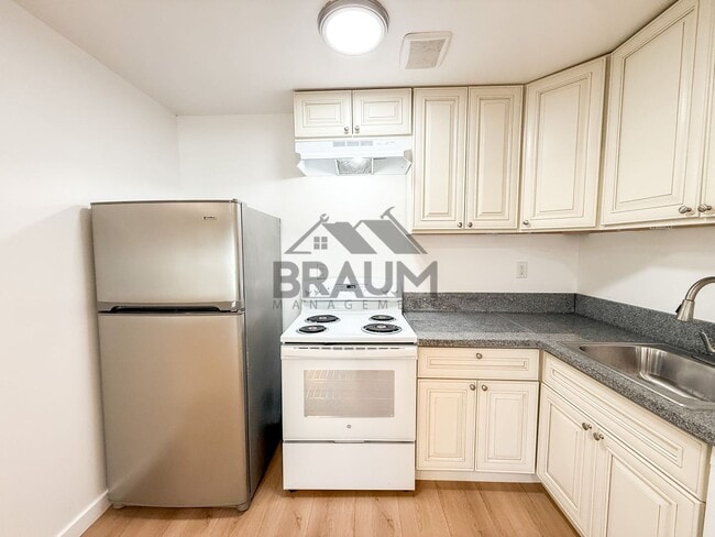 Foto del edificio - 5611 Fulcher Ave