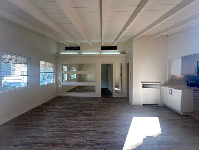 Foto del edificio - 2504 Alma Ave