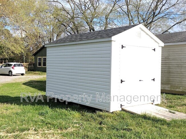 Foto del edificio - 6105 Varina Point Ln