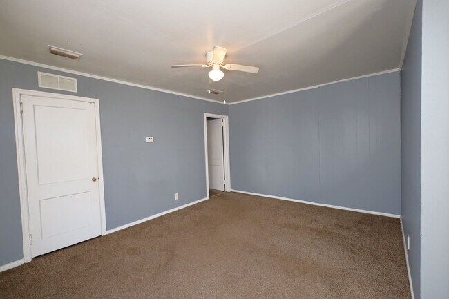 Foto del edificio - 1716 Charlton St