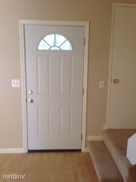 Building Photo - 3 br, 1.5 bath Townhome - 38062 Buxton Cmn