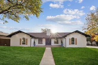 Building Photo - 3401 Valley View Ln
