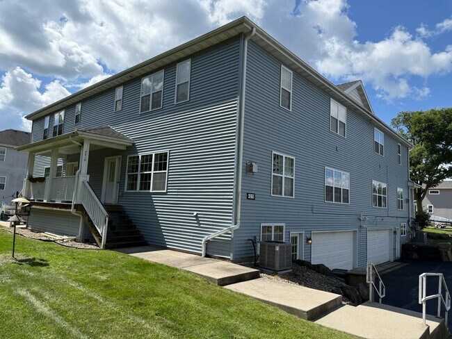 Foto del edificio - 4219 Owl Creek Dr