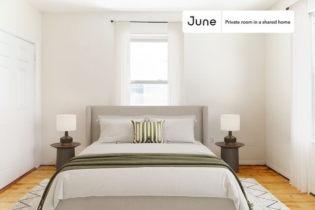 Private bedroom in 2 bed/1 bath Home - Private bedroom in 2 bed/1 bath Home