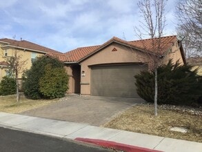 Building Photo - 525 Luciana Dr