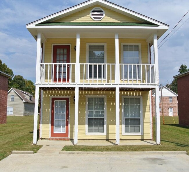 Building Photo - 110 David Keith Ln