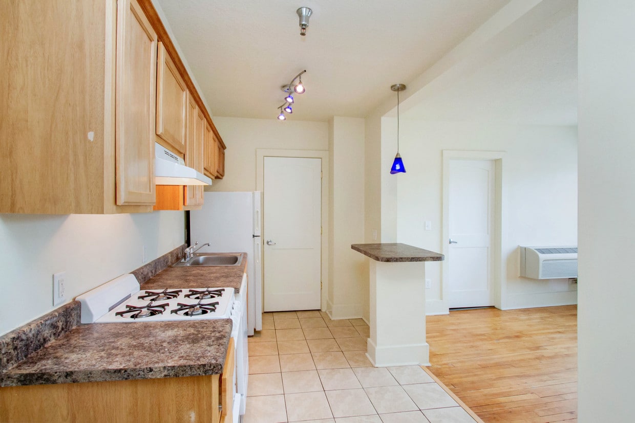 Primary Photo - 2709 Lincoln Way