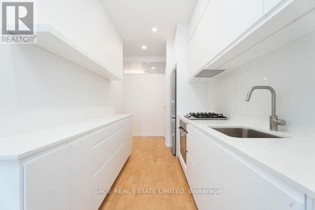 Building Photo - 34 Claremont St