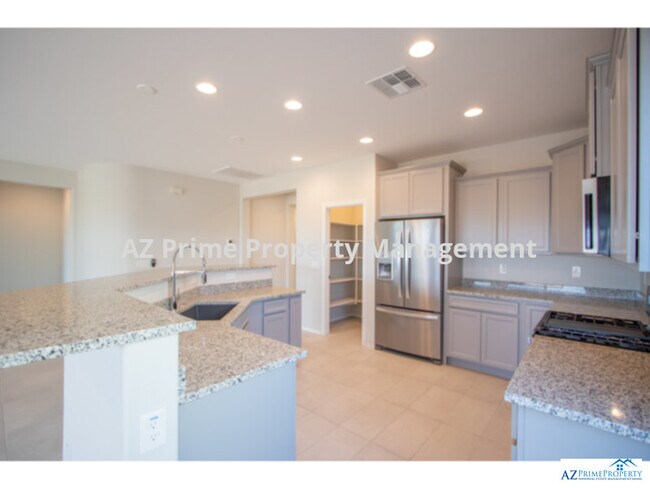 Building Photo - 3667 N Astoria Dr