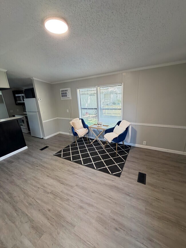 Building Photo - 74 Deerwood Park