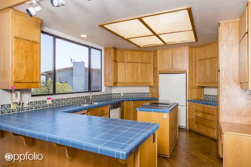 Building Photo - 624 Santa Lucia Ave