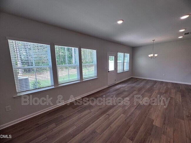 Foto del edificio - 205 Broomside Ave