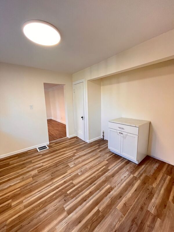Building Photo - 12604 Outer Dr
