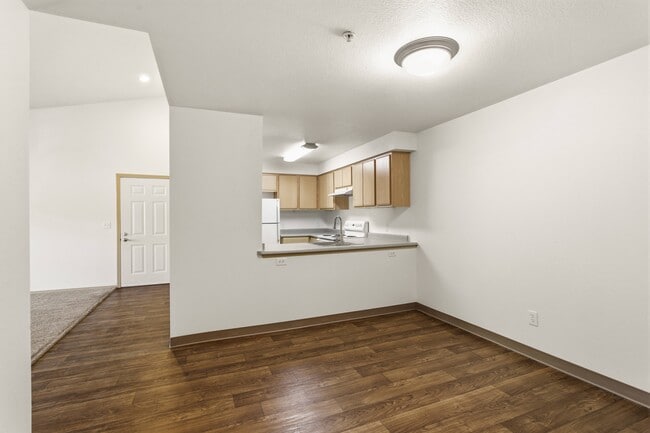 Hard Surface Flooring - Heron Meadows