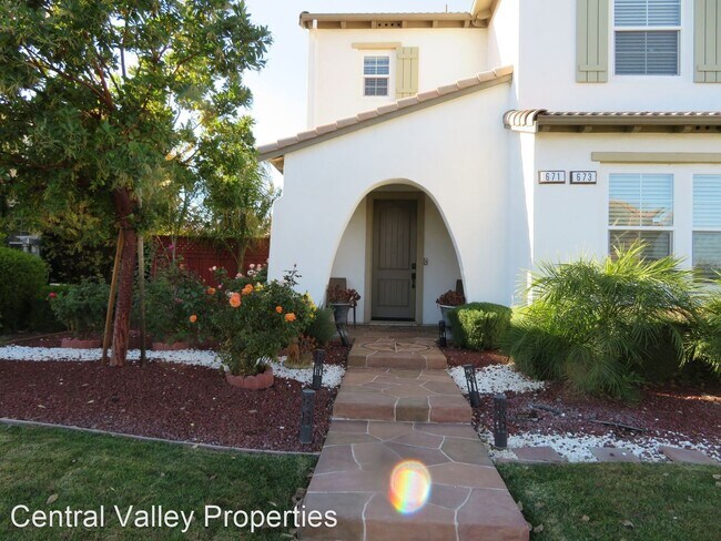 Building Photo - 4 br, 3.5 bath House - 671 N Colcannon Drive