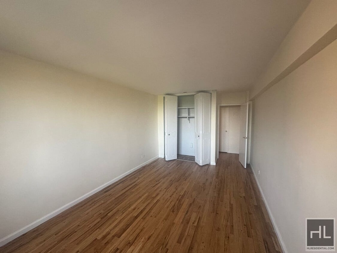 Foto del edificio - GRAND CENTRAL PARKWAY