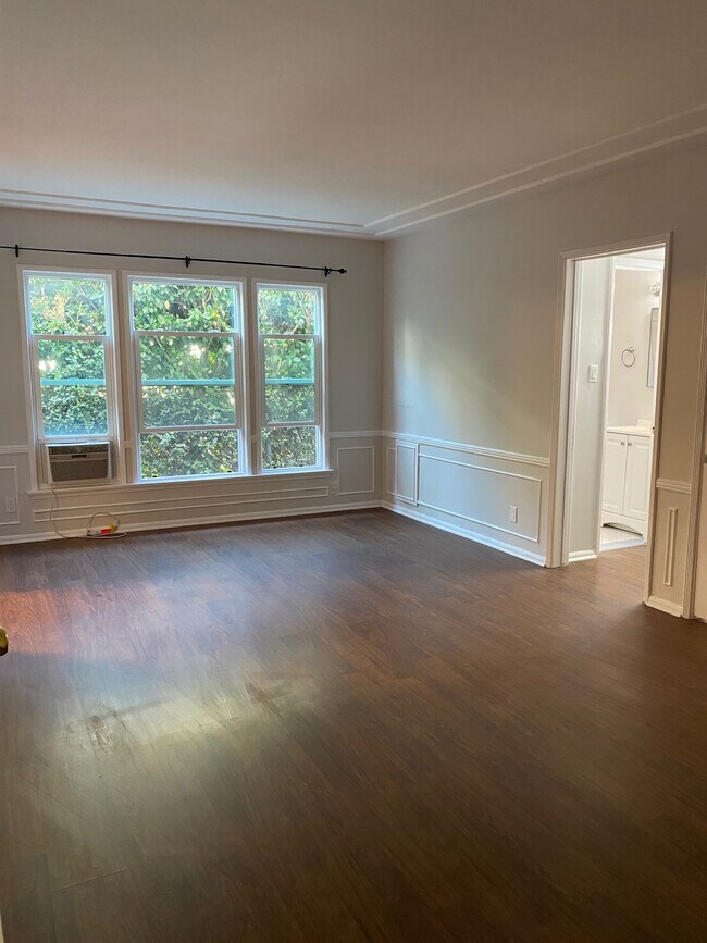 Living Room - 128 S Reeves Dr