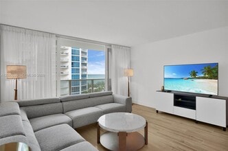 Building Photo - 3505 S Ocean Dr