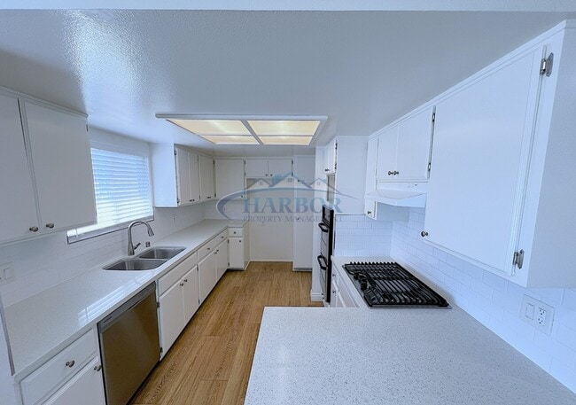 Foto del edificio - 529 W 16th St