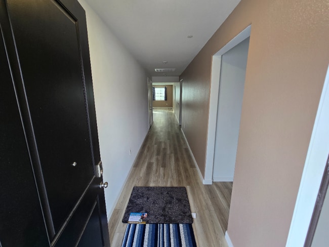 Building Photo - 1743 Shingle Ave