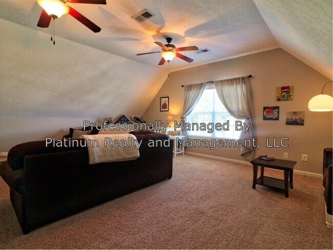 Building Photo - 3582 Southwood Dr