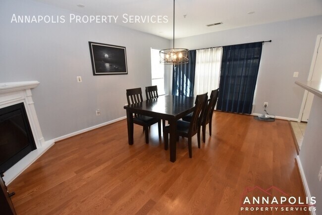 Foto del edificio - 2140 Hideaway Ct