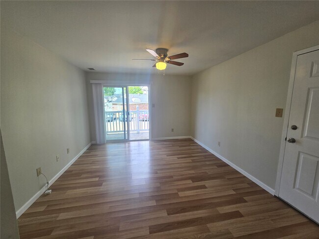 Foto del edificio - 4334 Arrow Tree Dr