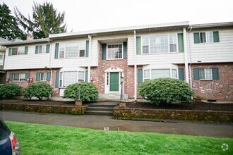 Building Photo - 2130 NE Clackamas St