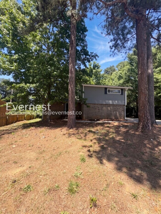 Foto del edificio - 6437 Maddox Rd