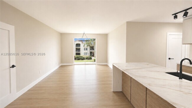 Foto del edificio - 6821 SW 44th St
