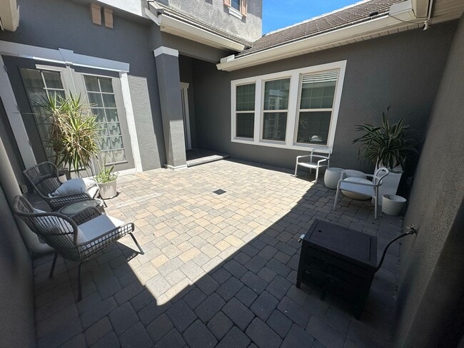 Foto del edificio - Lake Mary - Furnished, 4 Bedroom, 5.5 Bathroom - $5,995.00