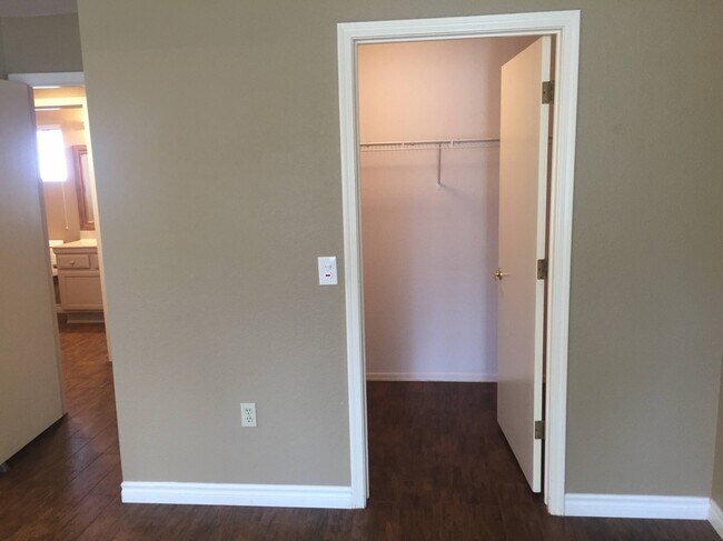 Building Photo - 9109 Grayling Dr
