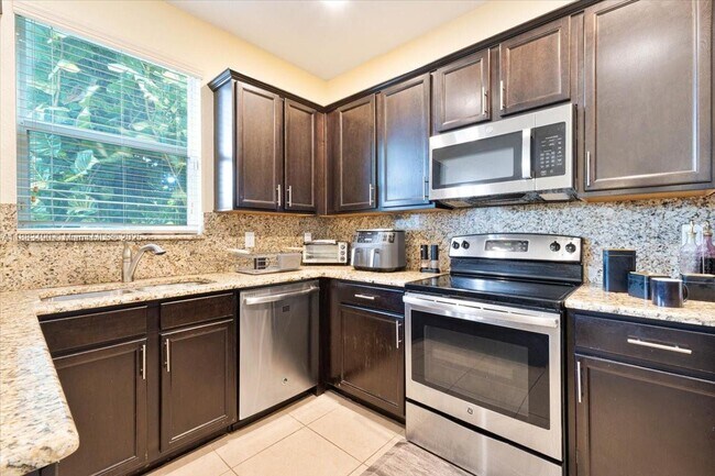 Foto del edificio - 12442 Emerald Creek Ct