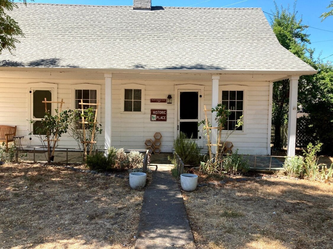 3 br, 1 bath House 1195 Roberts Mountain Rd House Rental in