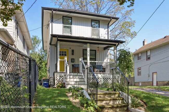 Building Photo - 1025 1st Ave