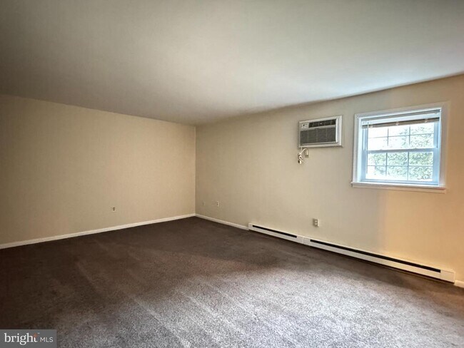 Foto del edificio - 23 Orchard Hills Dr