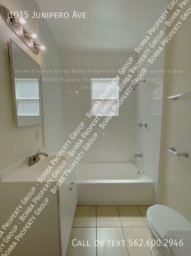 Building Photo - STUNNING EXTRA LARGE STUDIO 1 BATHROOM