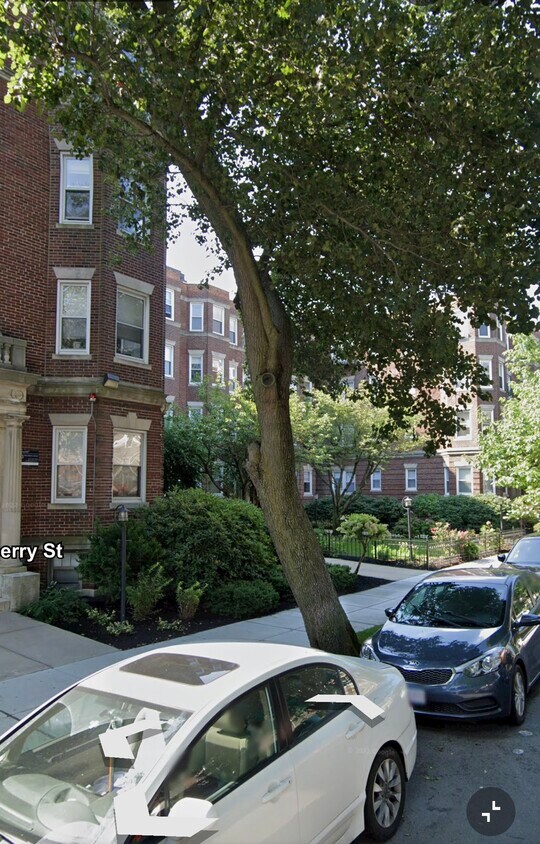 Primary Photo - 100 Queensberry St