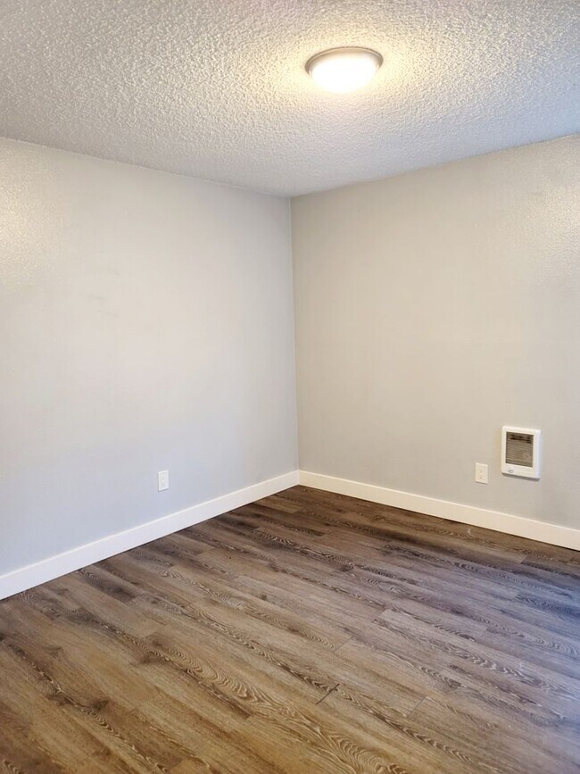 Foto del edificio - G St. 4Plex