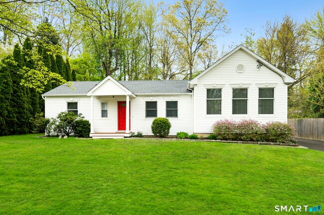 Building Photo - 33 Circle Dr