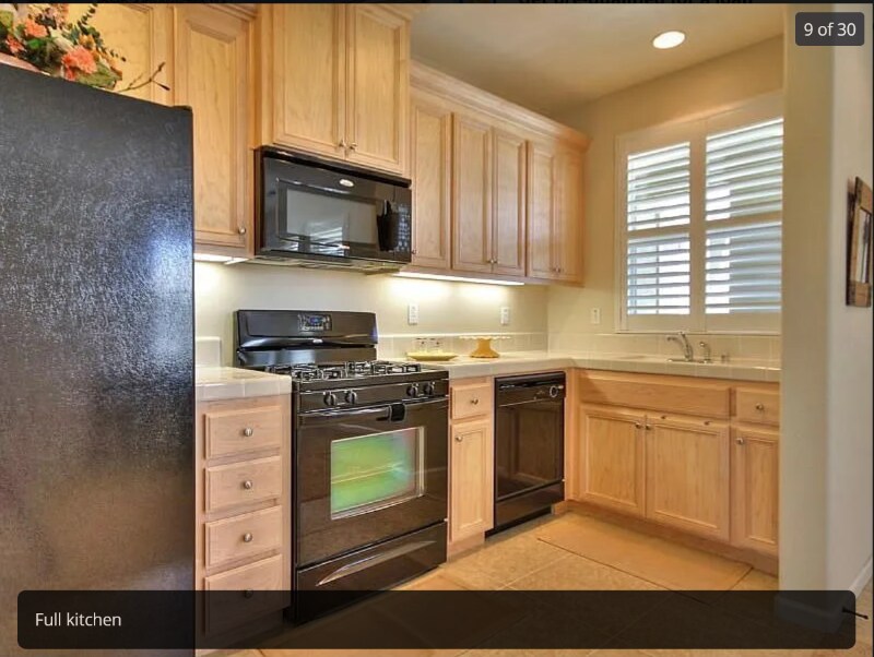 Building Photo - 807 S Amor St