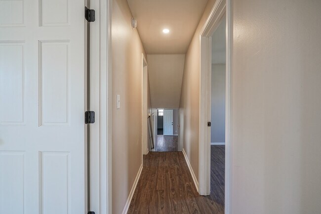 Foto del edificio - 412 Jenny Ln