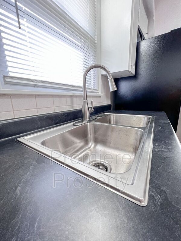 Foto del edificio - 4740 NW Cedar Ln