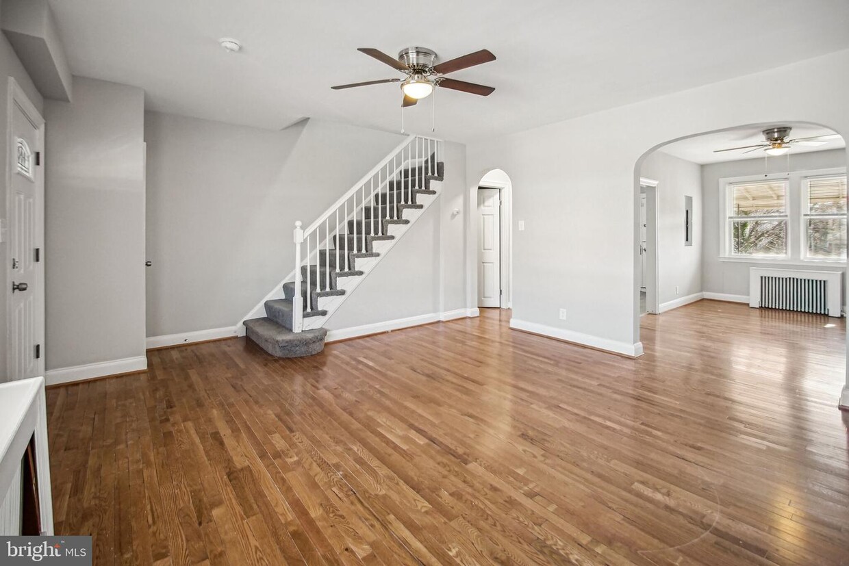 Primary Photo - 45 N Kossuth St