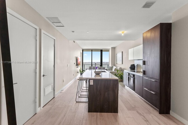Foto del edificio - 480 NE 31st St
