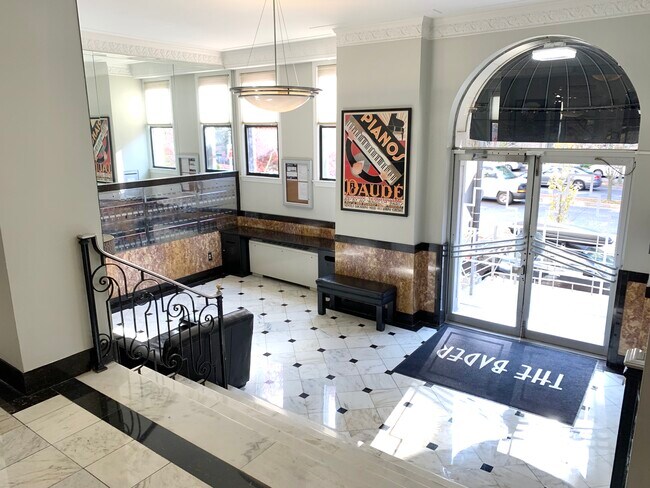Building Foyer - 2515 K St NW