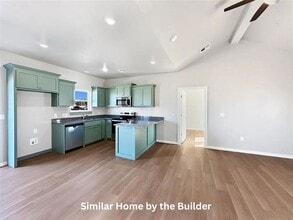 Building Photo - 1812 SW Douglas Ave