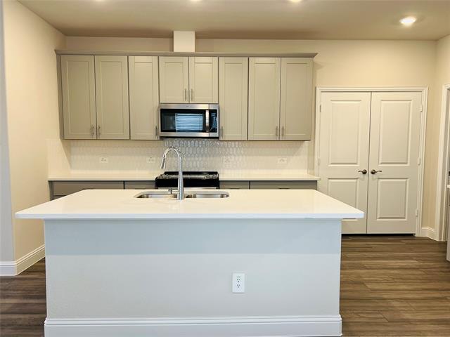 Foto del edificio - 3208 Sedge Grass Dr