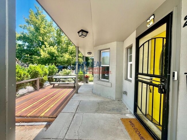Foto del edificio - 2555 N Clarkson St